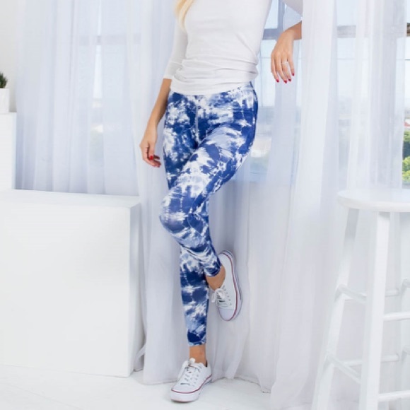 Trendy Tie Dye Leggings - Picture 2 of 5